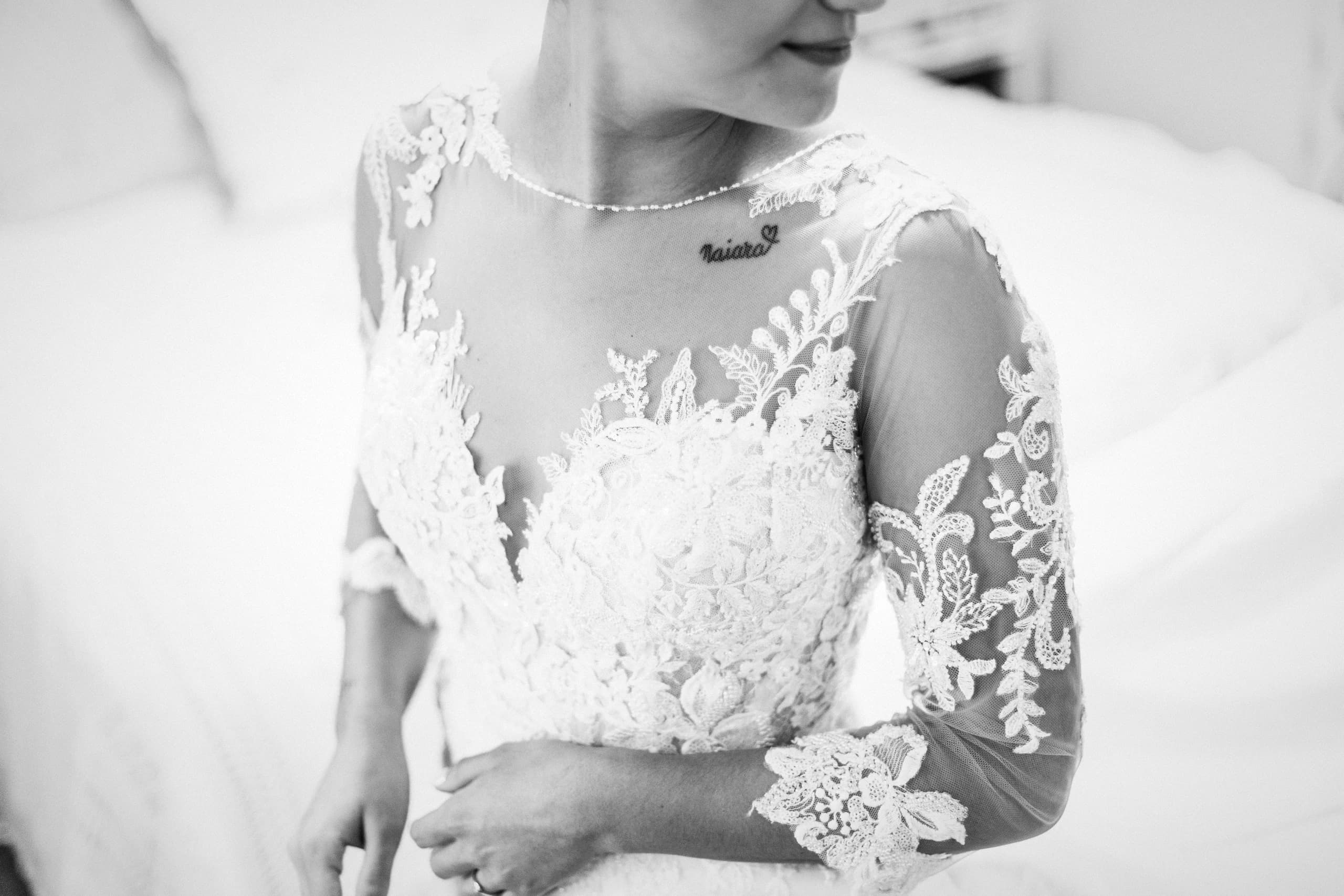 Detalle del encaje del vestido